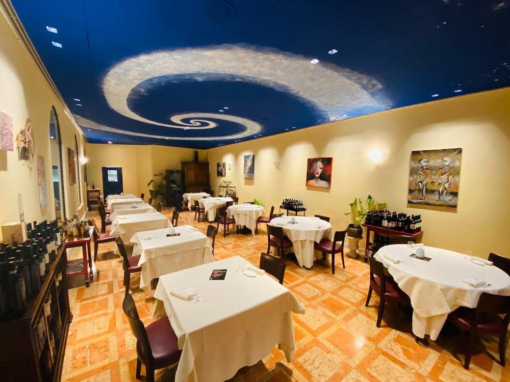 Hotel Verdi Boutique Hotel Parma Exteriör bild