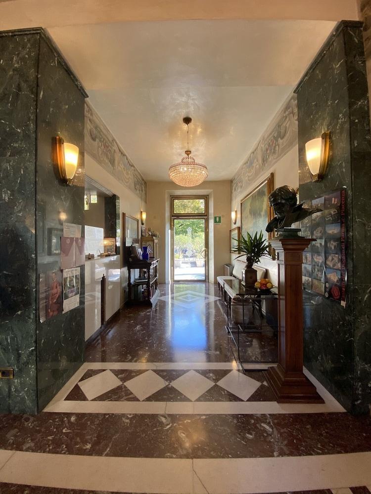 Hotel Verdi Boutique Hotel Parma Exteriör bild