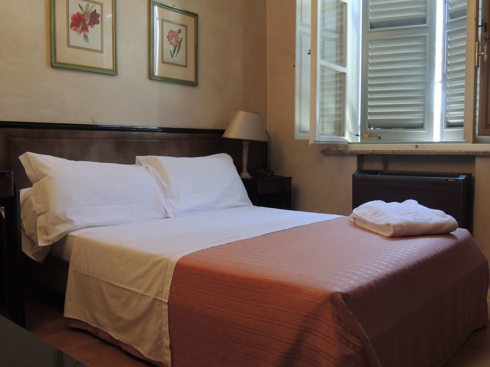 Hotel Verdi Boutique Hotel Parma Exteriör bild